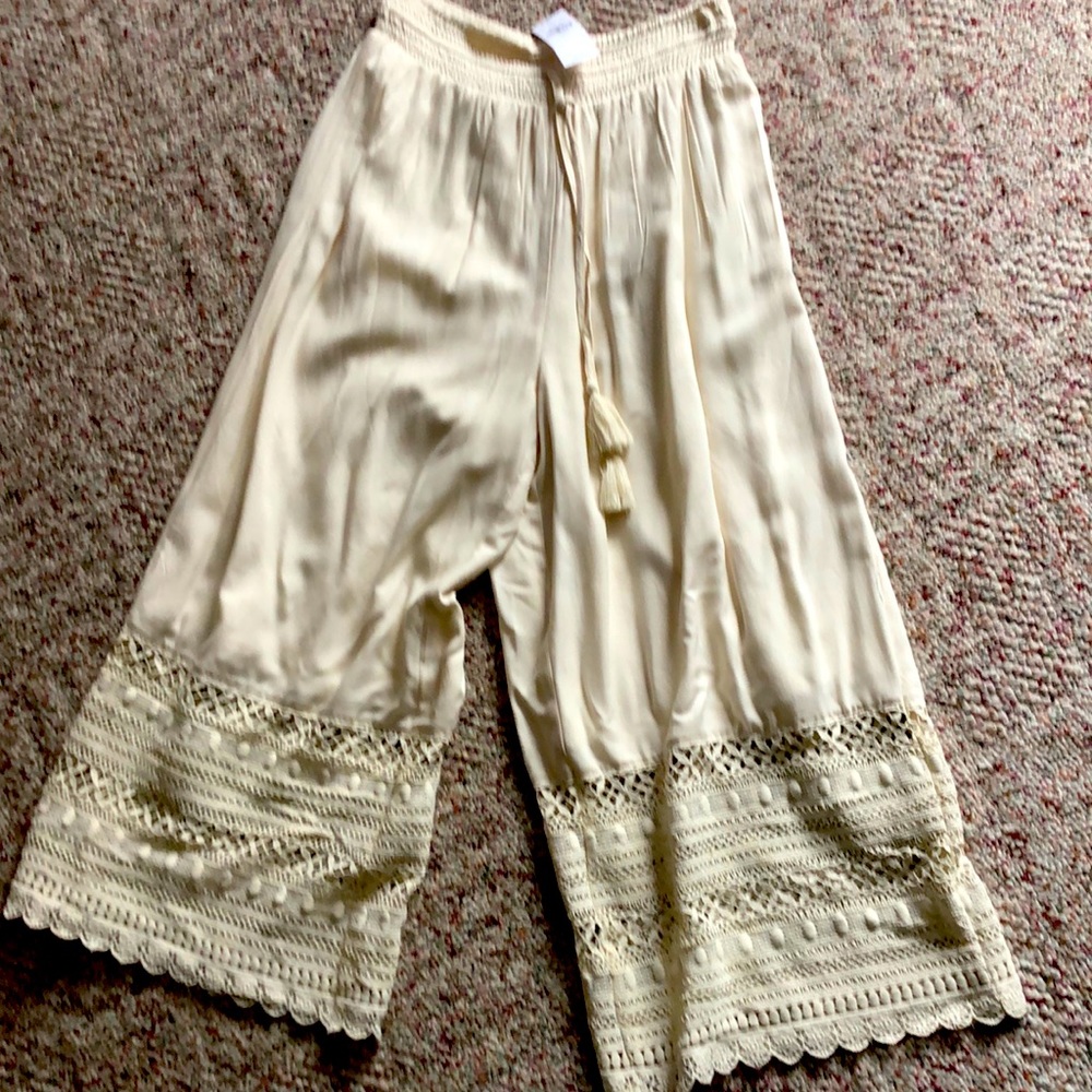 Beautiful lined summer crop pants